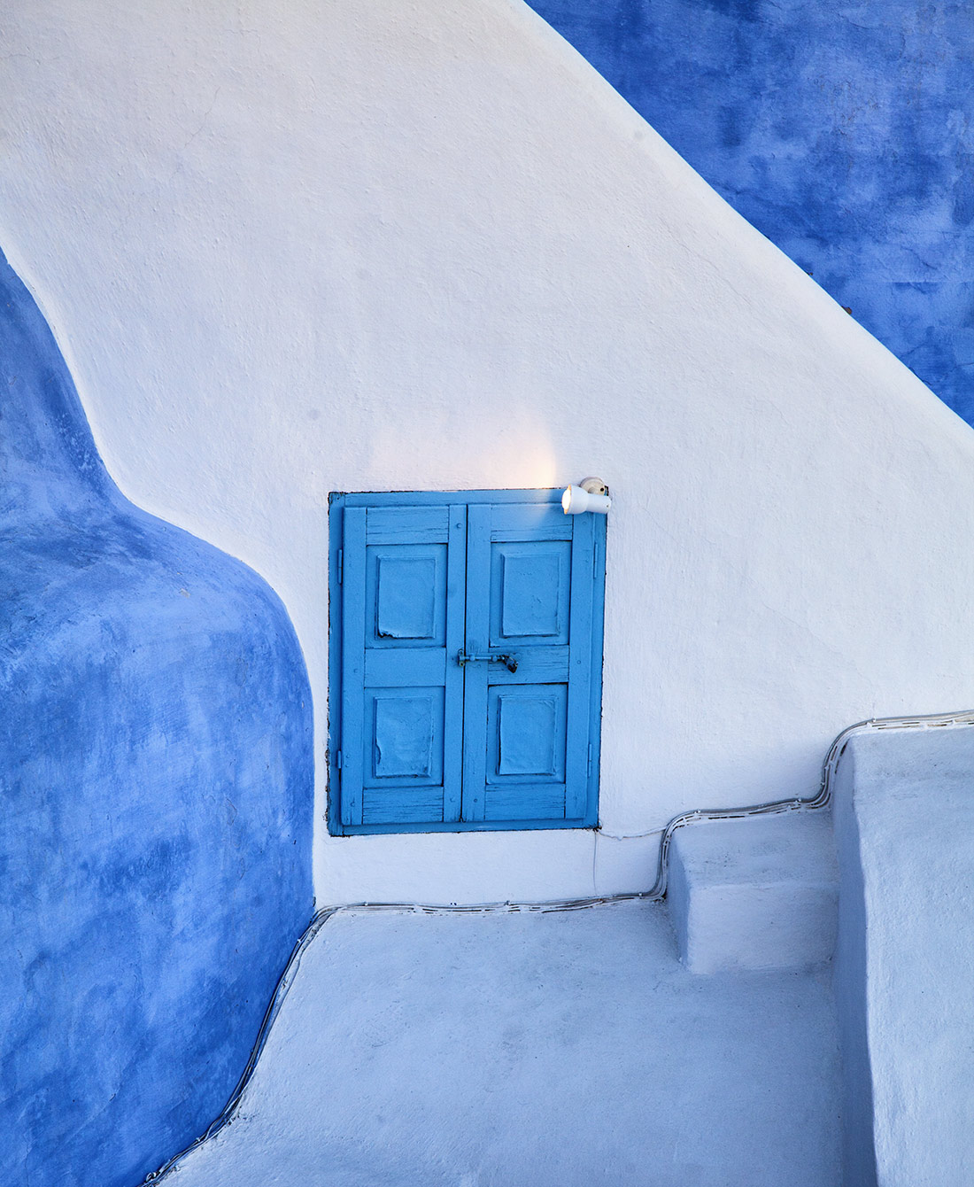 Blue doors of Santorini 