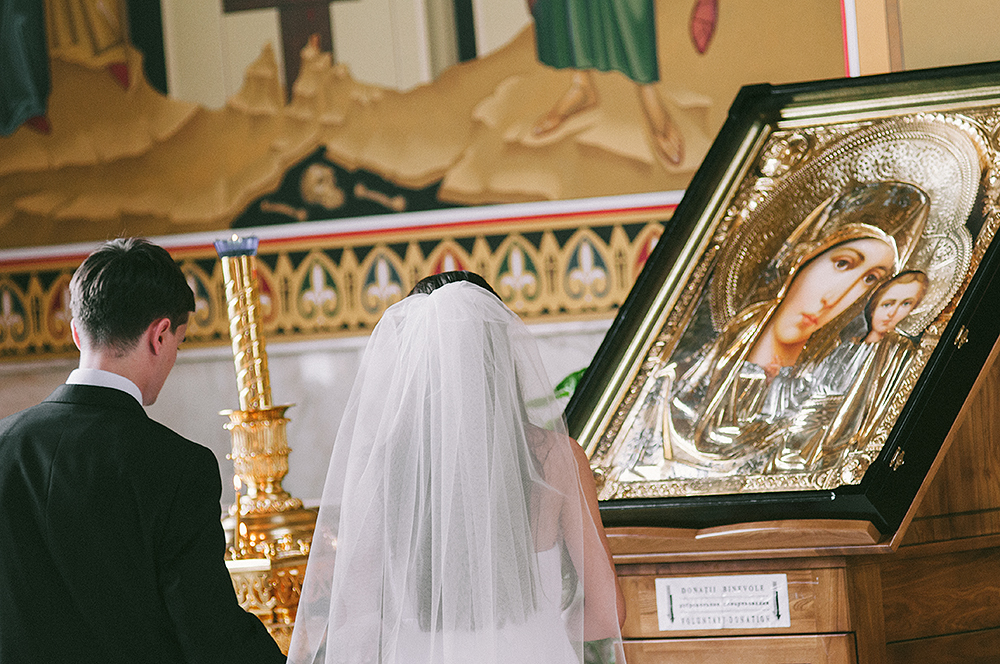 daw-greek-orthodox-traditional-religious-wedding-ceremony-bride-groom-church-original-adrian-hancu_79