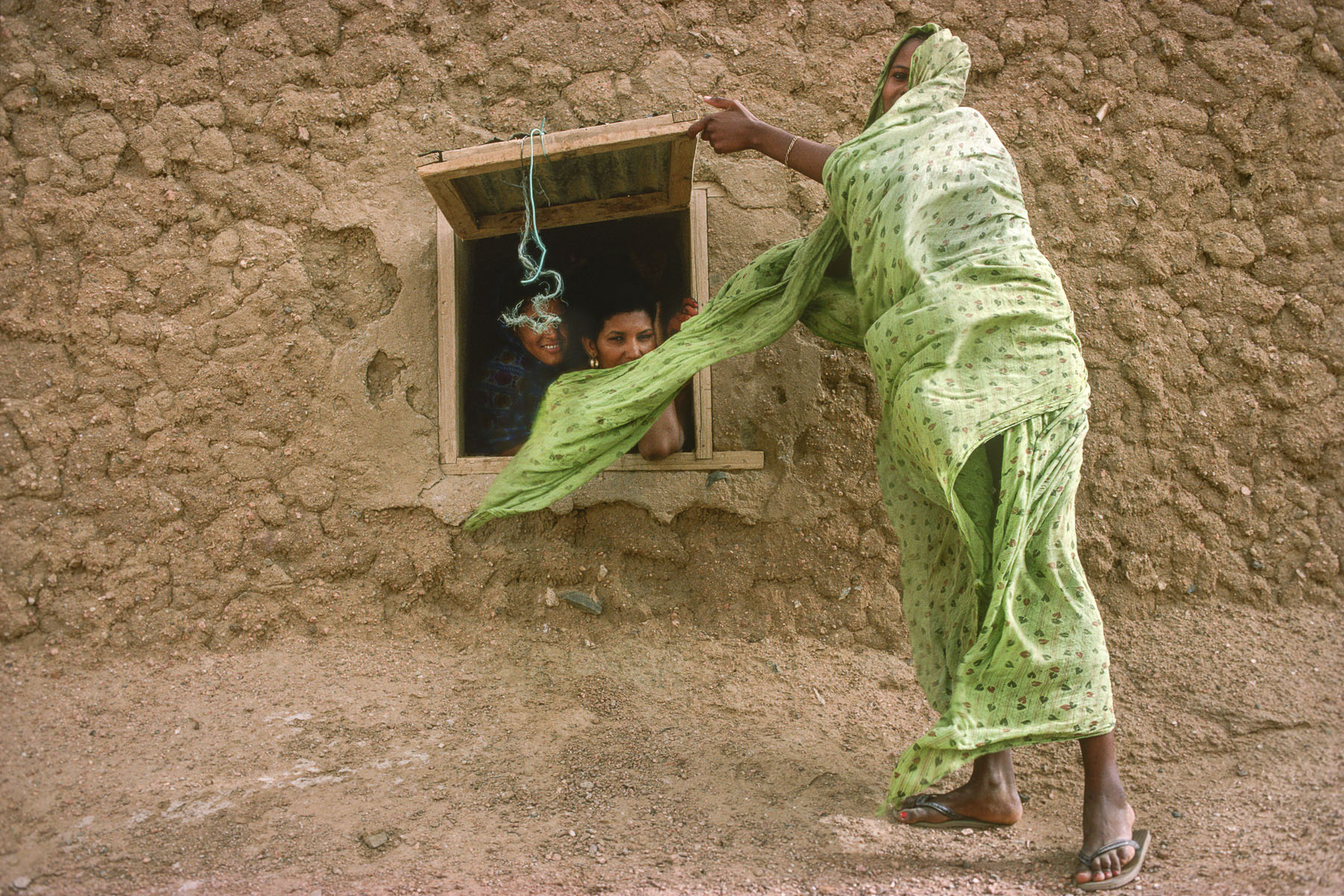 Young Tuareg women in Kidal in 1995