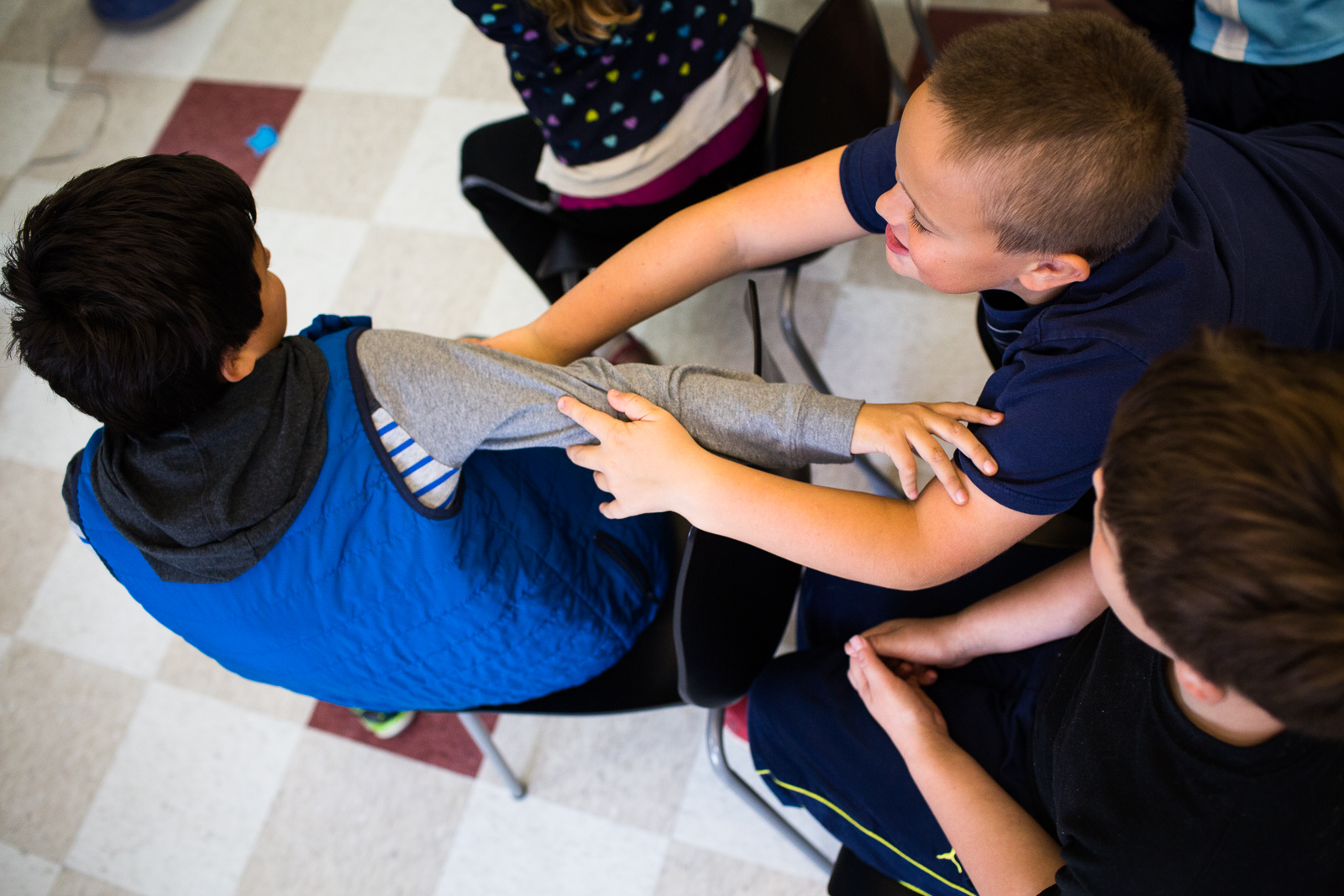 Students tussle in a fourth grade Bellows Free Academy class in Fairfax, Vermont before an exchange with a classroom in Tunisia on Thursday, October 20, 2016. by Monica Donovan for the George Lucas Educational Foundation