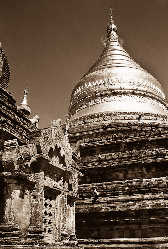A view of the temples of Bagan.
