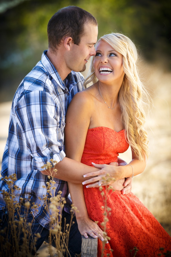 Peters_Canyon_Regional_Park_engagement_session_with_natural_light_at_sunset_006