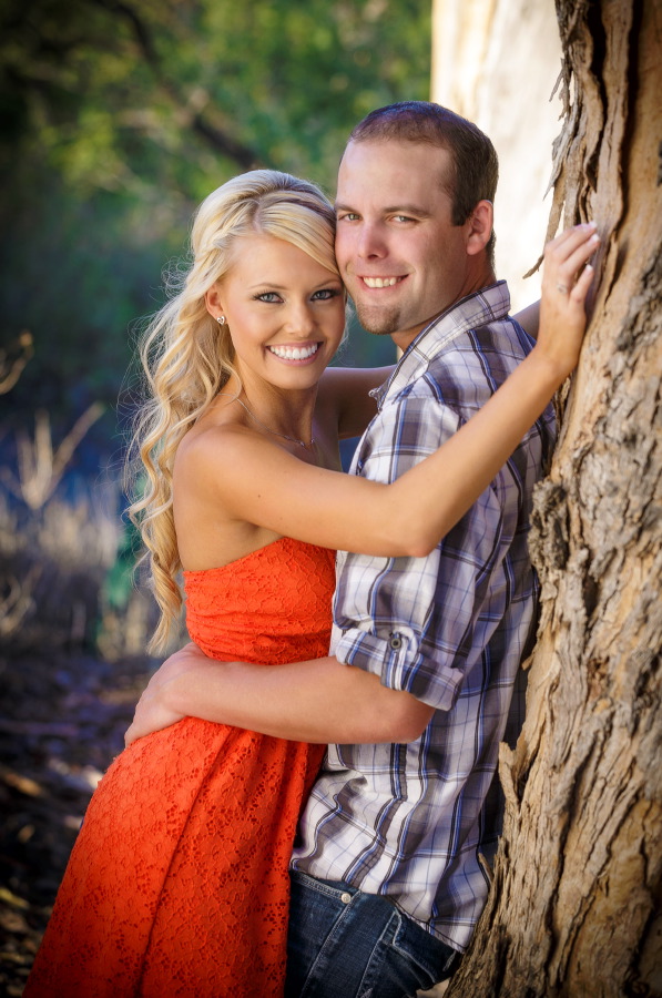 Peters_Canyon_Regional_Park_engagement_session_with_natural_light_at_sunset_012