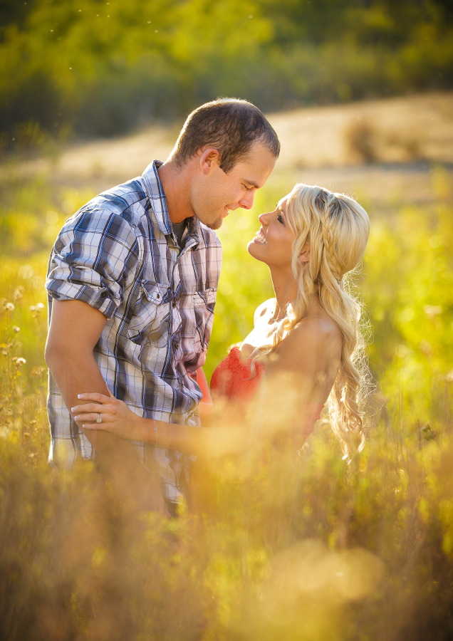 Peters_Canyon_Regional_Park_engagement_session_with_natural_light_at_sunset_015