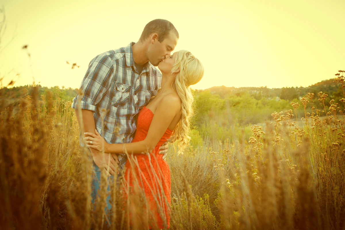 Peters_Canyon_Regional_Park_engagement_session_with_natural_light_at_sunset_023