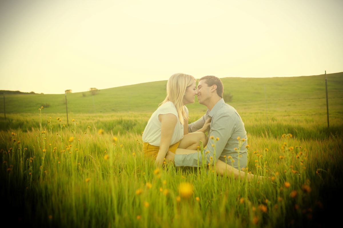 Thomas-Riley-Engagement-Session-at-Sunset-013