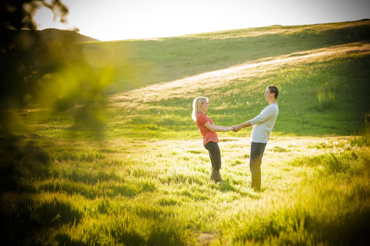 Thomas-Riley-Engagement-Session-at-Sunset-014