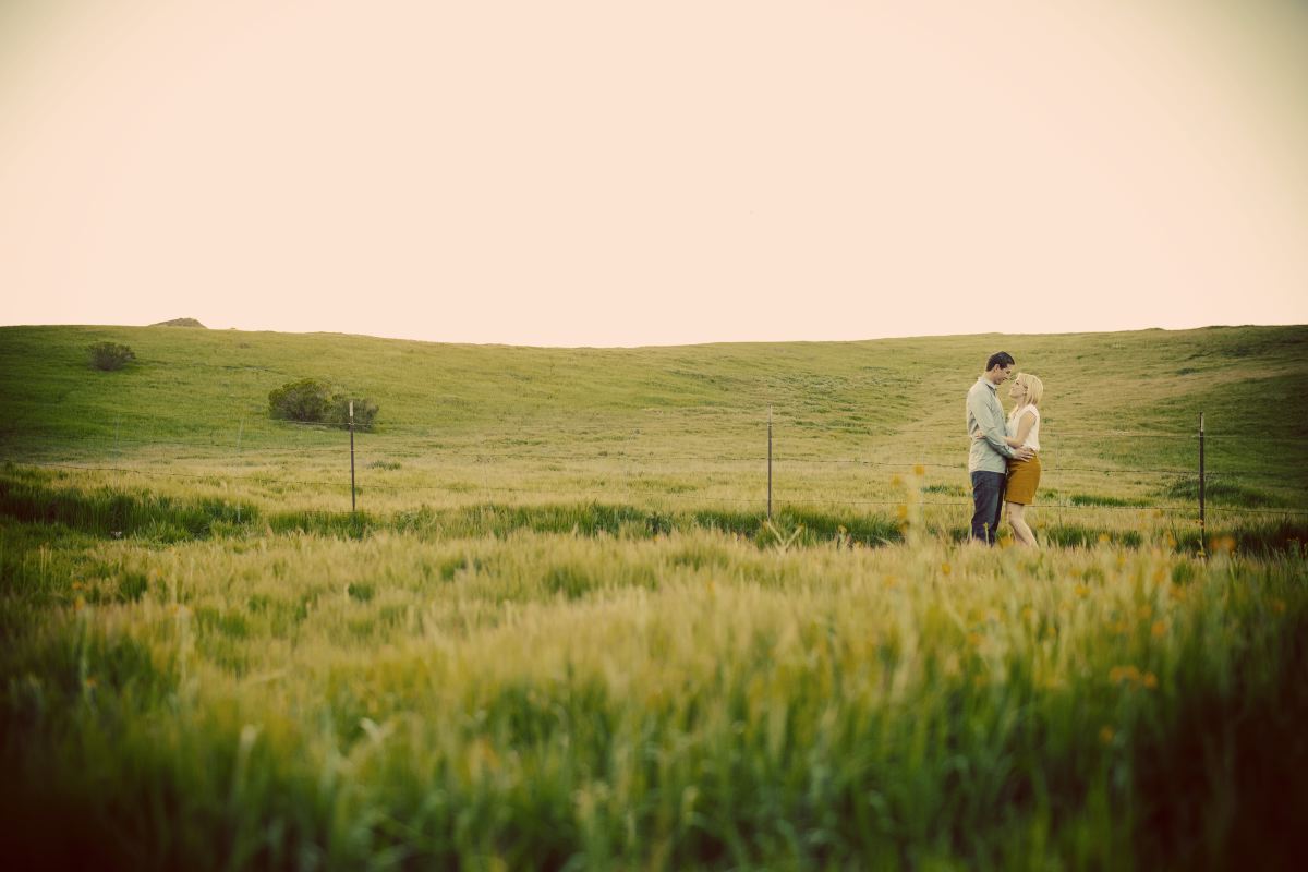 Thomas-Riley-Engagement-Session-at-Sunset-016