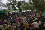 Recently arrived Rohingya refugees wait to receive aid donation 