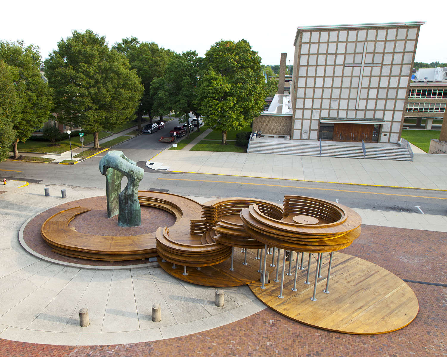 The Conversation Plinth is the First ever Hardwood Cross Laminated Timber Structure constructed in the United States, IKD collaborated with Smartlam and Bensonwood to develop the material and project. IKD was awarded a 2017 Wood Innovation Grant by the USFS to develop this material research.  