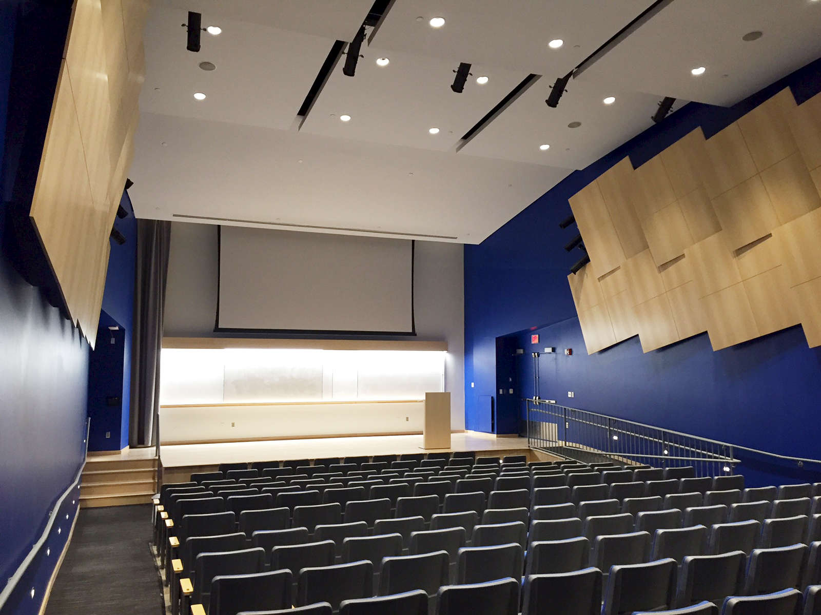 Yugon Kim, working for TSKP was responsible for the design of the learning corridor lecture hall. 