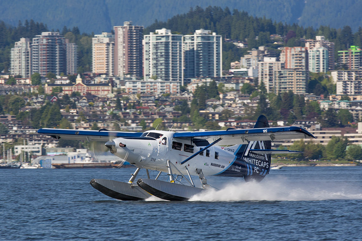 A de Havilland Canada DHC-3 Otter coming home to its sea base. Vancouver, Canada