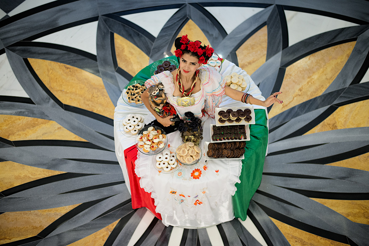Viva Mexico Living Table