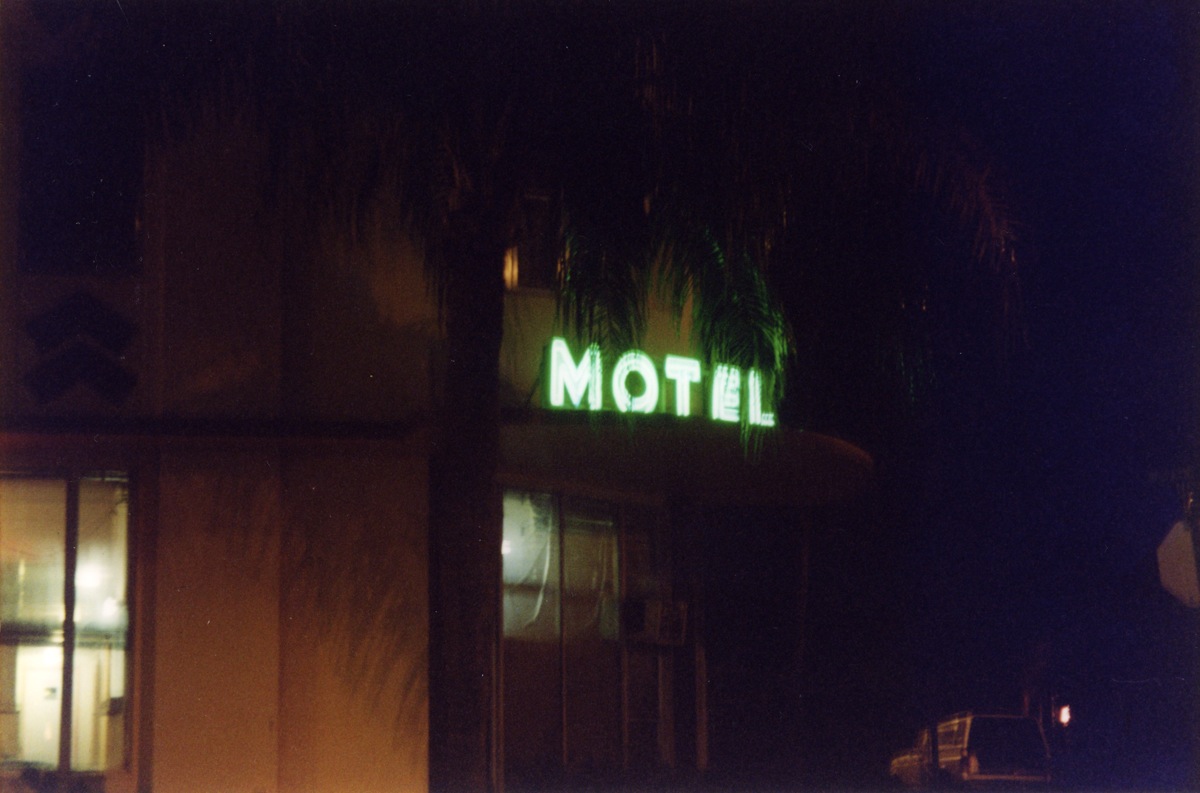 Motel_Michael_Tronn01
