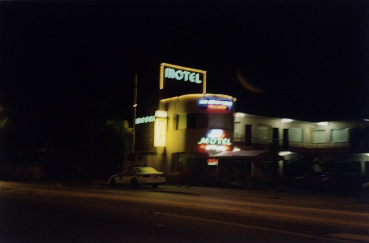 Motel_Michael_Tronn52