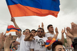 Young Armenians support Nikol Pashinyan as new Prime minister on the Republic square during the second parliamentary vote in Yerevan on May 8, 2018