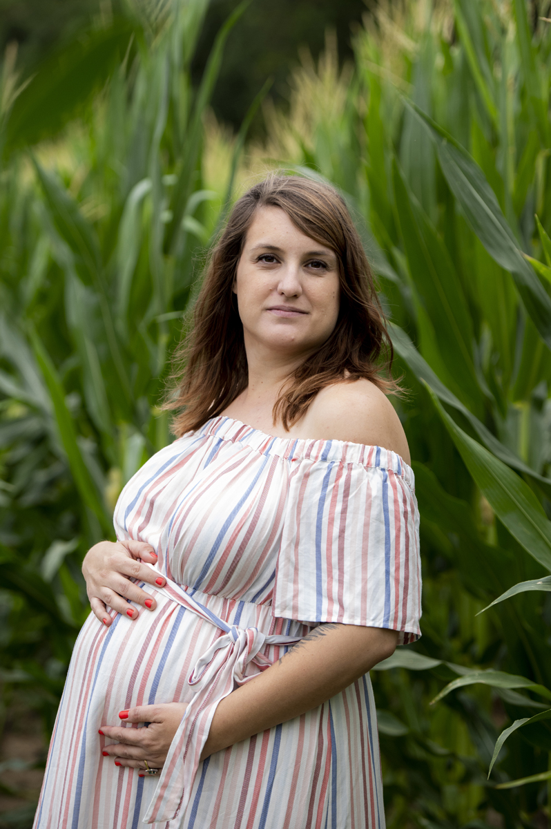 expecting mother during princeton maternity session