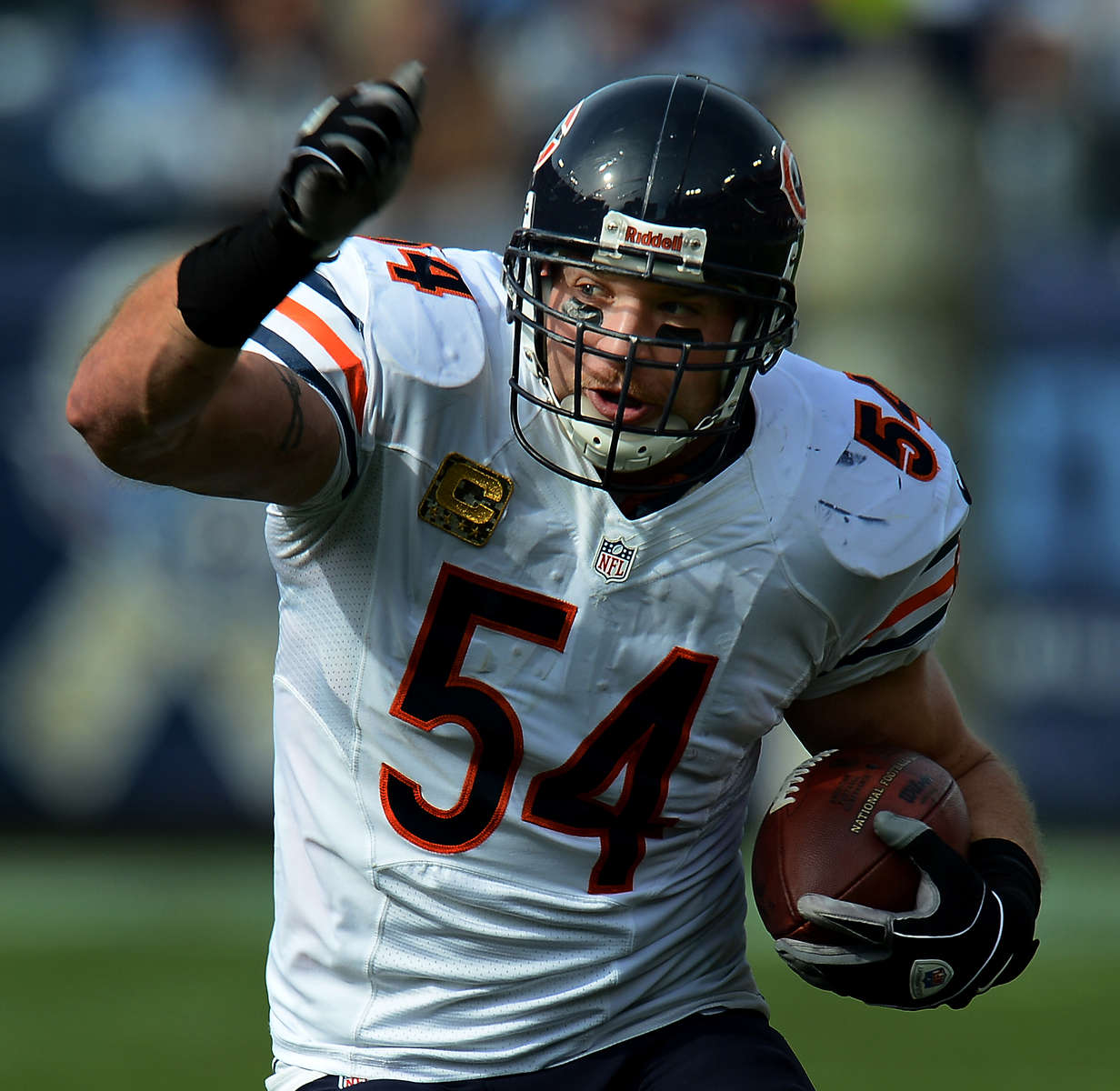 Chicago Bears middle linebacker Brian Urlacher runs to the end zone after intercepting pass against the Tenneessee Titans Sunday, Nov. 4, 2012 in Nashville, Tenn. (The Tennessean/ Mark Zaleski)