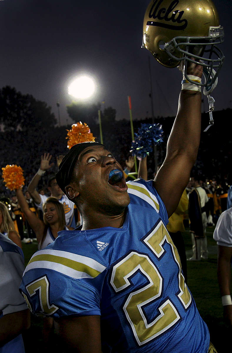 Arron Ware of UCLA celebrates after the Bruins upset the USC Trojans 13-9 in the last game ofthe season at the Rose Bowl in Pasadena, Calif. (The Press-Enterprise/ Mark Zaleski)