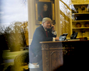 US President Donald Trump on the phone in the Ovale Office.