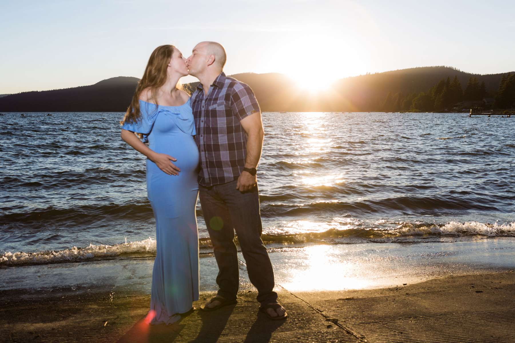 Capturing Maternity Moments in Breathtaking Tahoe Surroundings. Cherish Your Journey to Motherhood with Our Tahoe Maternity Photography Services.