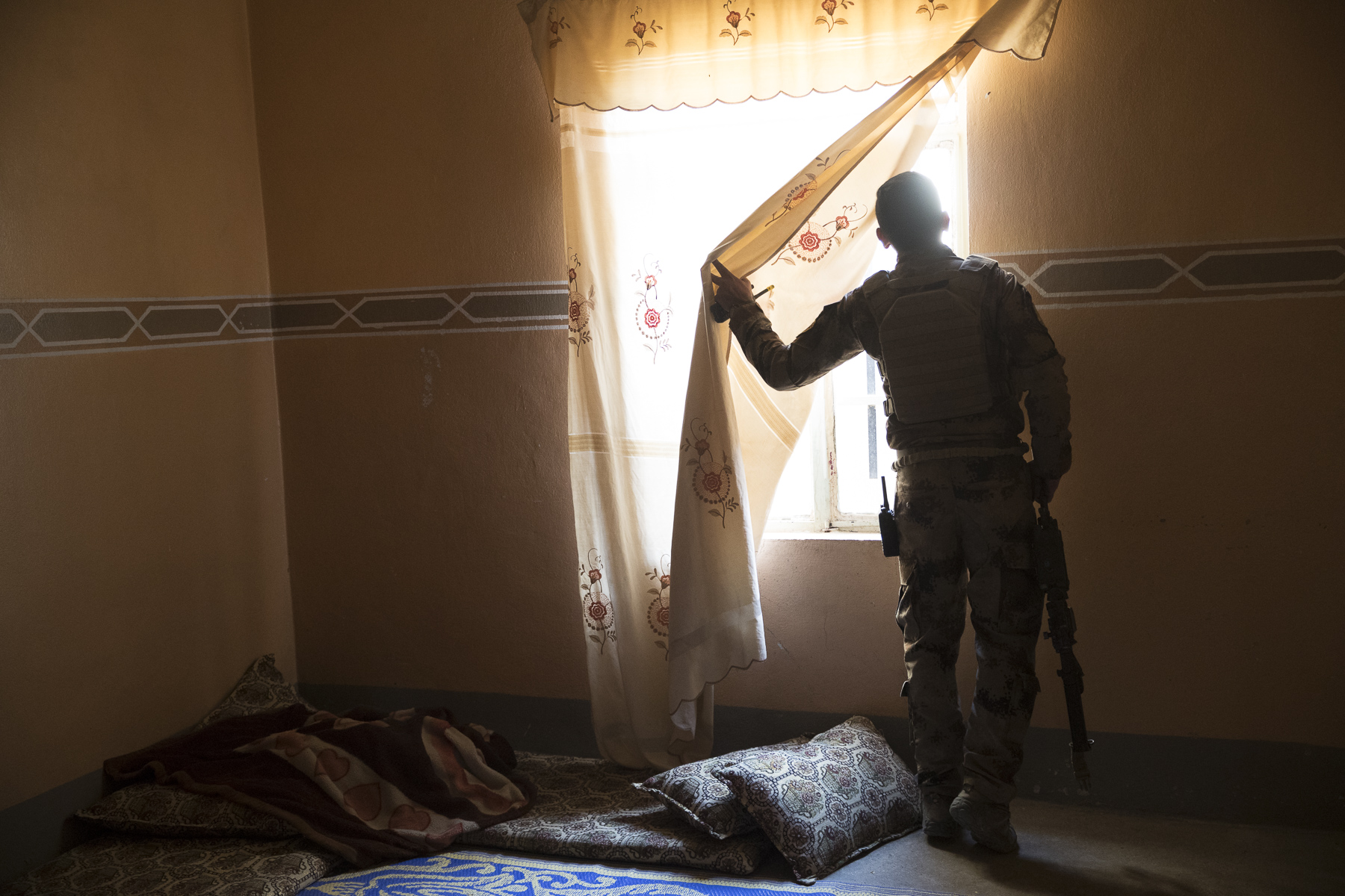 Fouilles des maisons à la recherche de combattants de Daech
