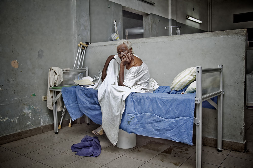 PORT-AU-PRINCE, HAITI - FEBRUARY 7: Bernita Zidoir suffers from  bad heart condition in the aftermath of the earthquake that stuck Port au Prince on January 12, 2010 at L'Hopital General on February 7, 2010 in Port au Prince .