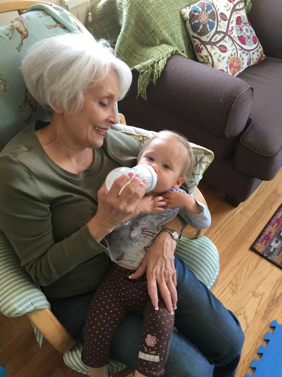 Leisurely bottle with Nana