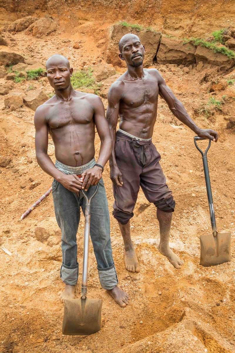 Sand workers, Uganda