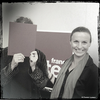 Avec la journaliste Brigitte Patience de France Inter, après l'enregistrement de l'émission {quote}Regardez Voir{quote}. © Fanny Leroy