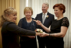 1_121110_bride_prep_0103