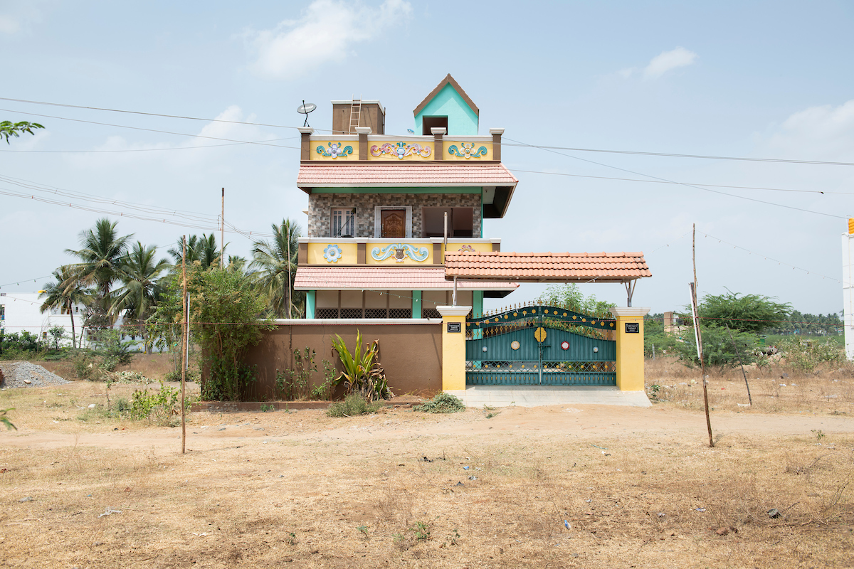 Free Architecture, En route from Bengaluru to Tiruvannamalai, Velugapuram, Tamilnadu, India