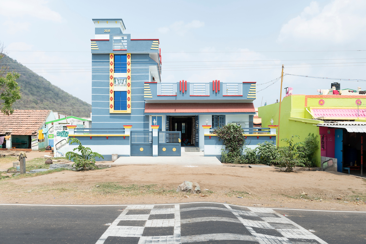 Free Architecture, Professor Kalidaz’s property where three generations of family aunts and uncles and their families live. En route from Bengaluru to Tiruvannamalai, Tamilnadu, India