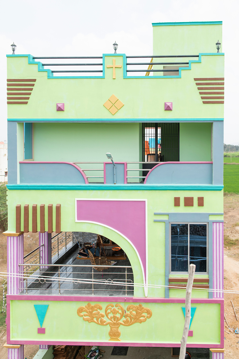 Free Architecture, on the road from Tiruvannamalai to Pondicherry, Tamilnadu, India